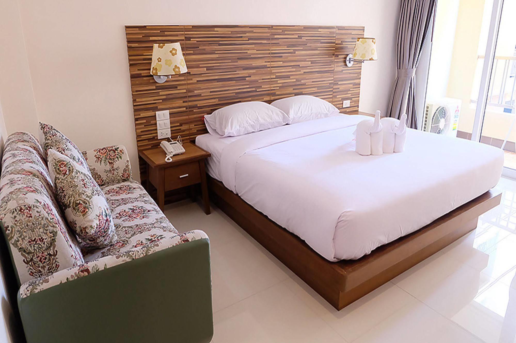 D Hotel Pattaya Exteriör bild