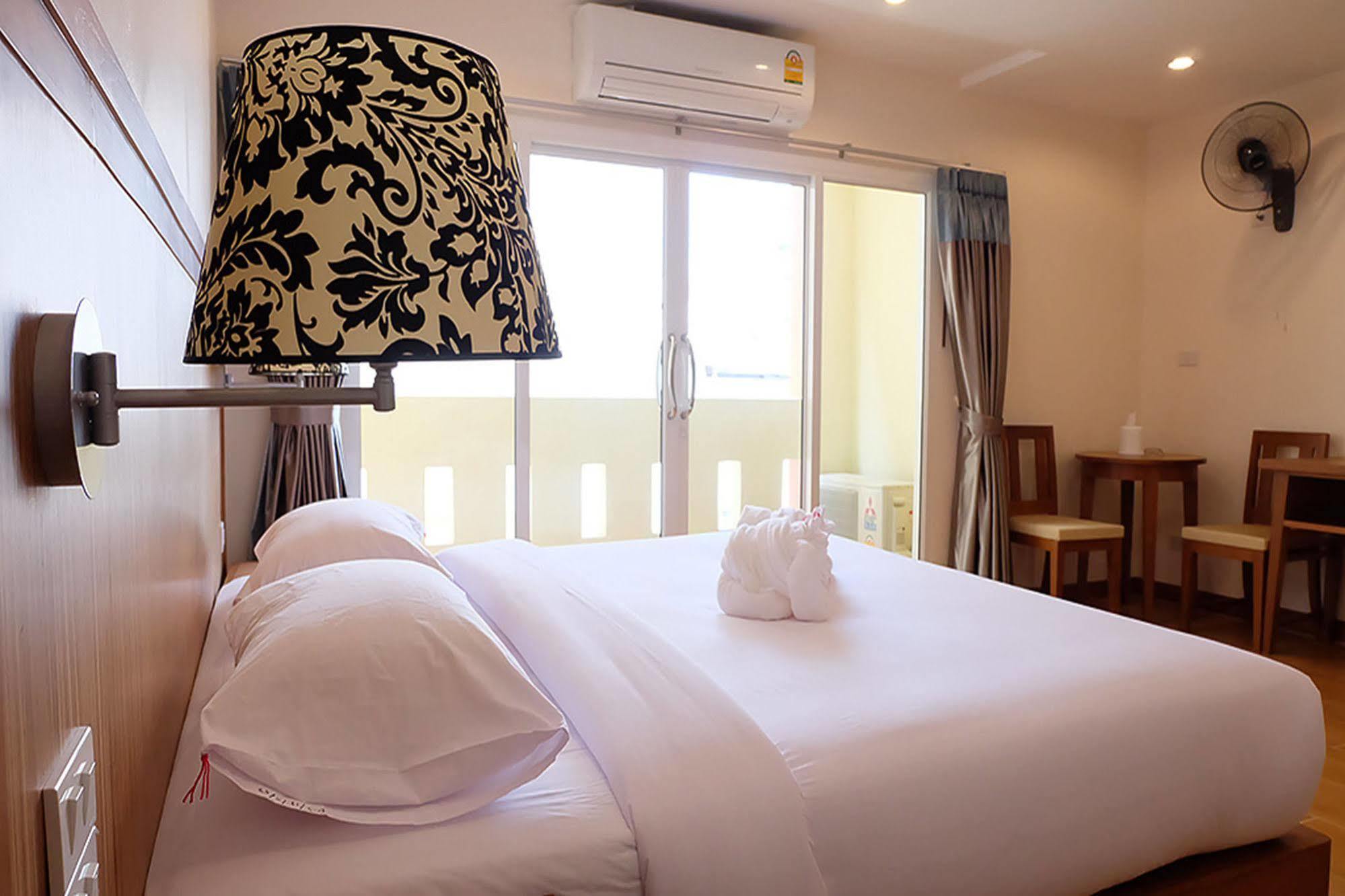 D Hotel Pattaya Exteriör bild