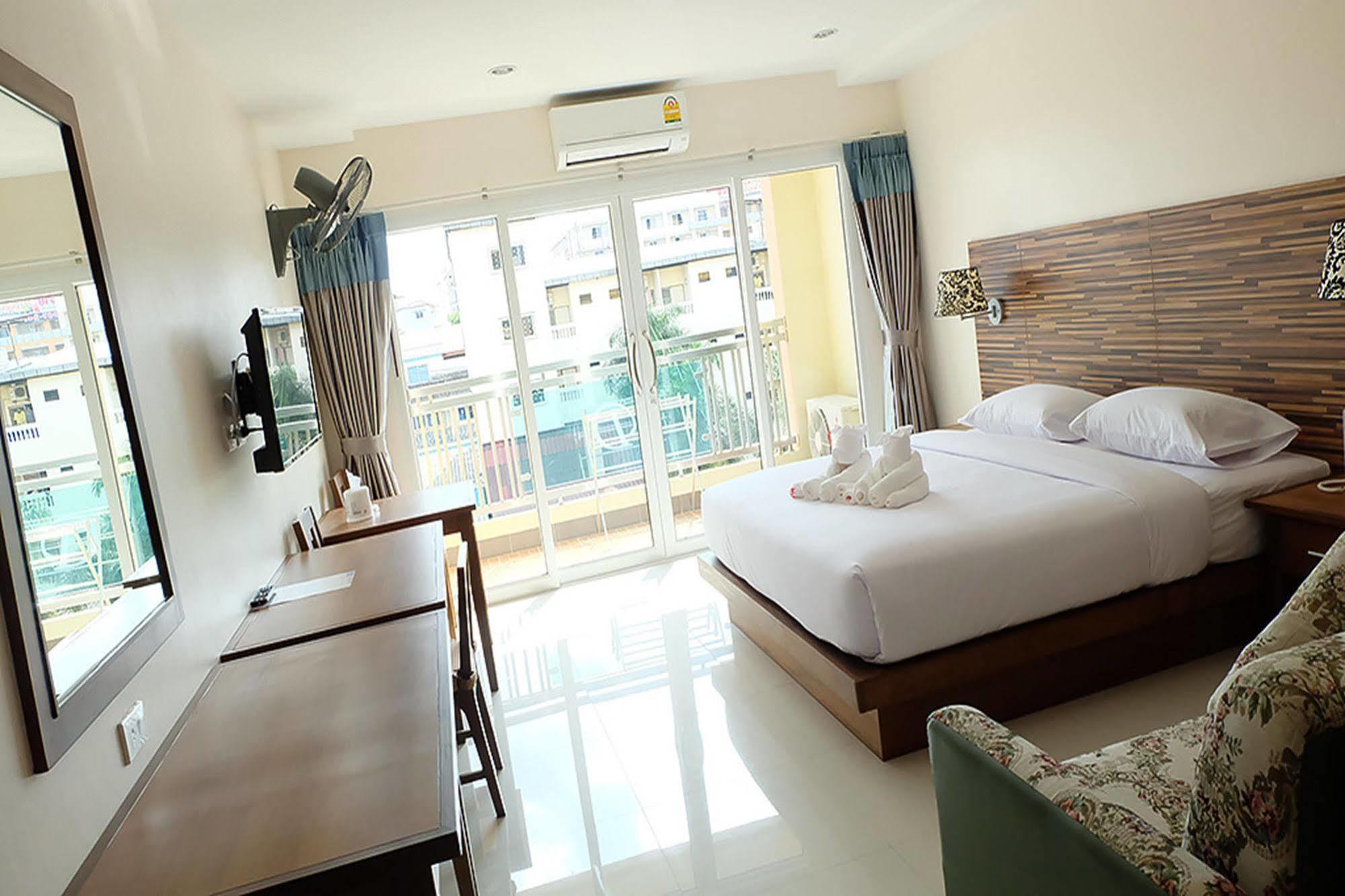 D Hotel Pattaya Exteriör bild