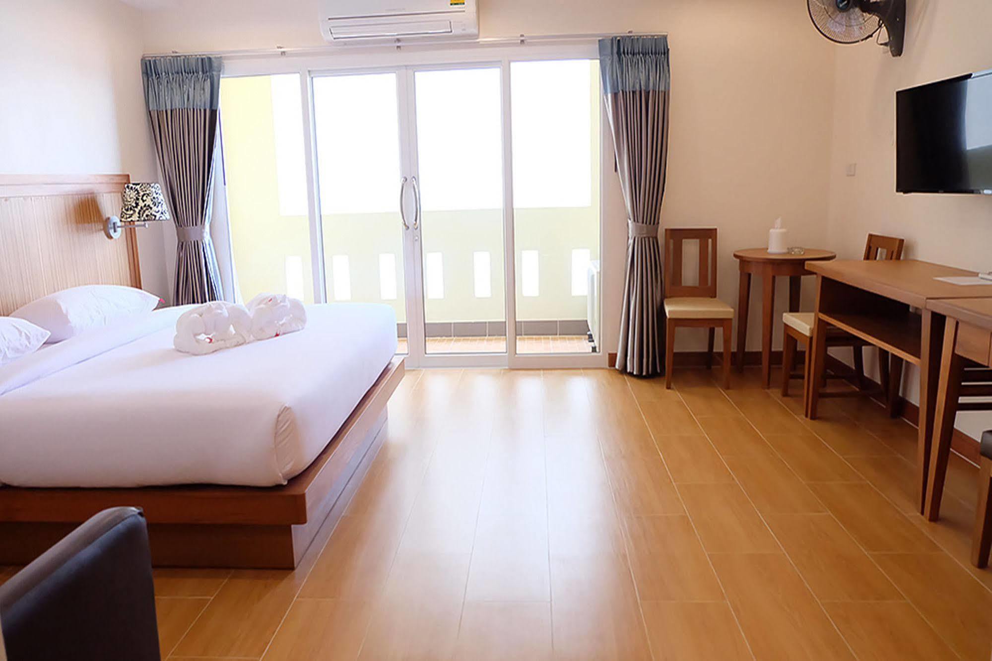 D Hotel Pattaya Exteriör bild